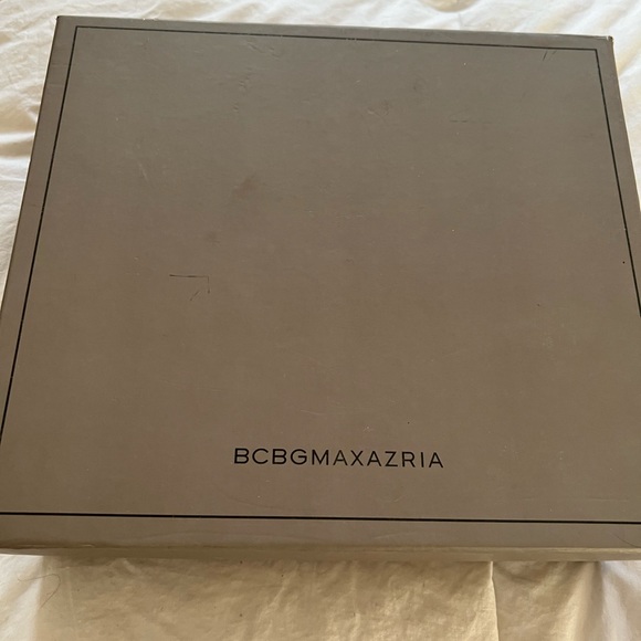 BCBG black leather sandals 6M - Picture 8 of 11